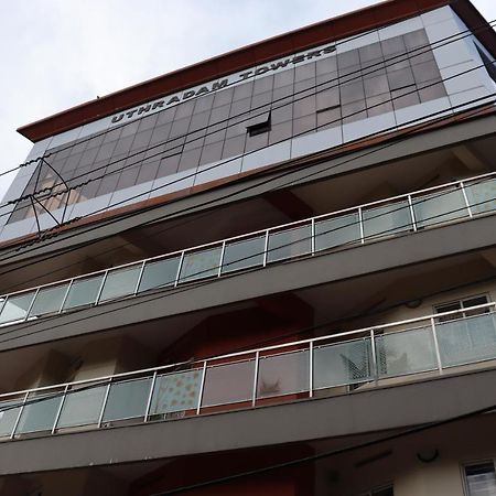 Hotel Uthradam Towers Thiruvananthapuram Esterno foto