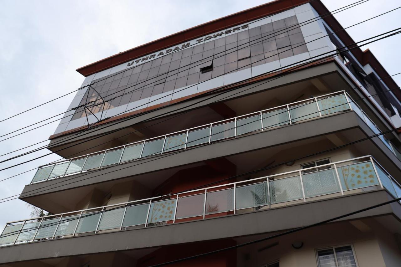 Hotel Uthradam Towers Thiruvananthapuram Esterno foto