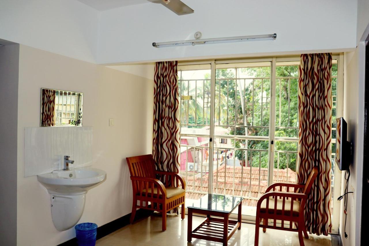 Hotel Uthradam Towers Thiruvananthapuram Esterno foto
